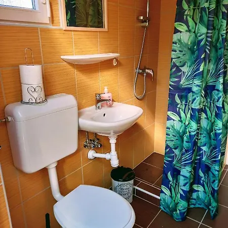 Irisz Apartman Mezokovesd Exterior photo